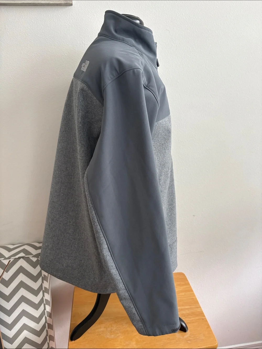 The North Face Men's Two-Tone Gray Softshell Jacket Size XL